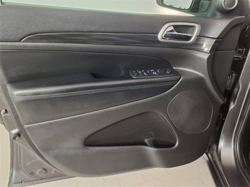 Used 2019 Jeep Grand Cherokee Altitude image 9