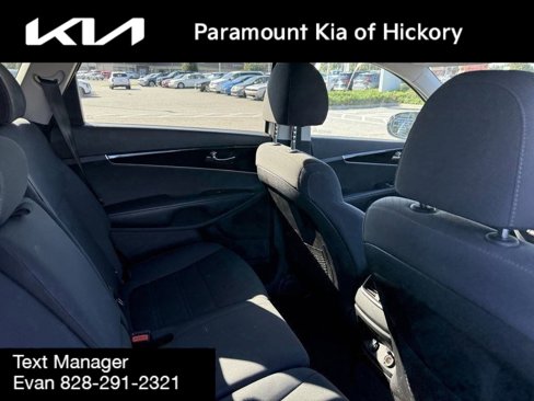 Used 2019 Kia Sorento LX image 8