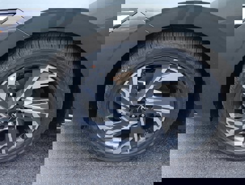 New 2025 Hyundai Elantra Limited image 11