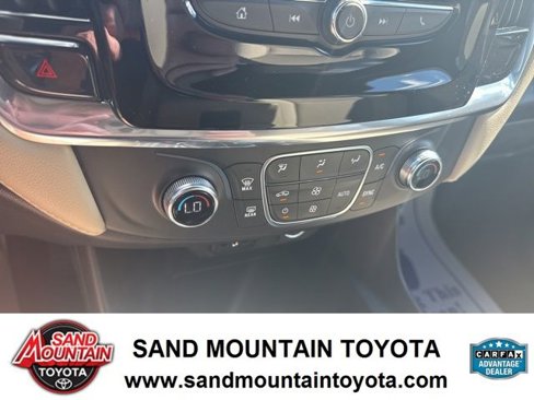 Used 2022 Chevrolet Traverse LS image 23