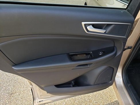 Used 2020 Ford Edge SEL w/ Convenience Package image 15