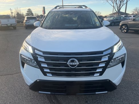New 2025 Nissan Rogue Platinum image 3