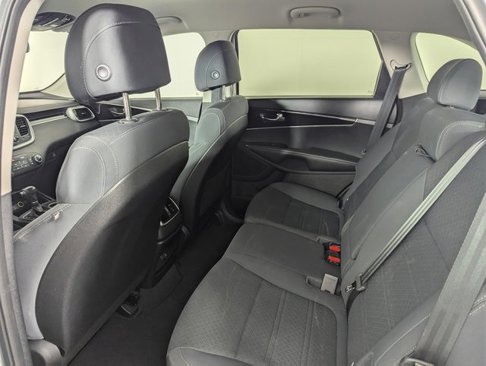Used 2017 Kia Sorento L image 17