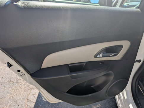 Used 2016 Chevrolet Cruze LT w/ Technology Package image 36