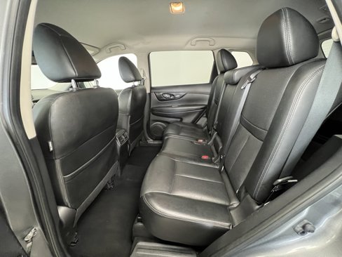 Used 2018 Nissan Rogue SL image 5
