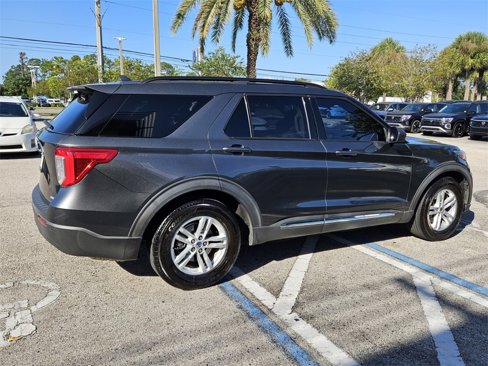 Used 2020 Ford Explorer XLT image 16