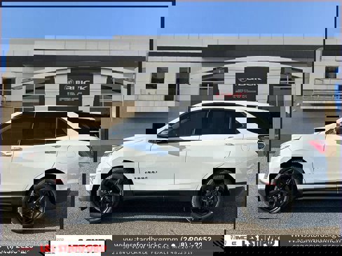 Used 2019 Chevrolet Equinox LT image 2