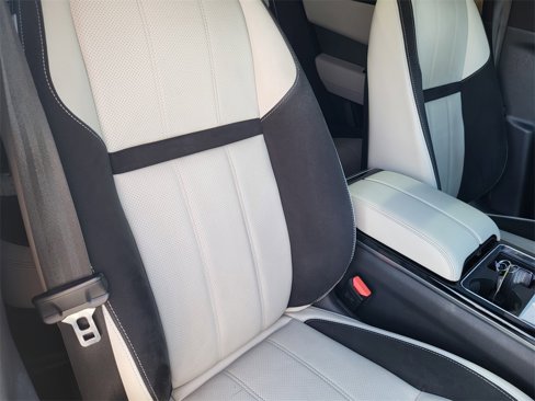 Used 2018 Land Rover Range Rover Velar R-Dynamic SE image 19