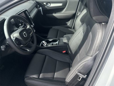 New 2025 Volvo XC40 B5 Plus w/ Protection Package Premier image 15