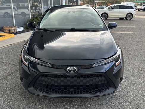 Used 2022 Toyota Corolla LE image 2