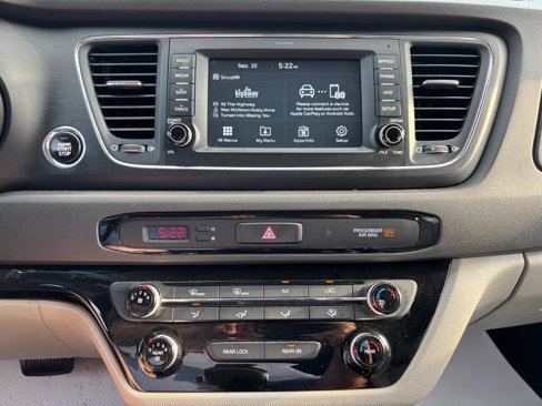 Used 2017 Kia Sedona LX w/ LX Essentials Premium Package image 31