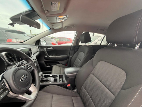 Used 2021 Kia Sportage LX image 3