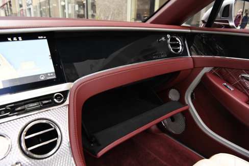 Used 2021 Bentley Continental GT V8 image 16