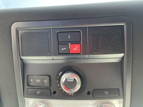 Used 2014 Volkswagen Beetle TDI image 16