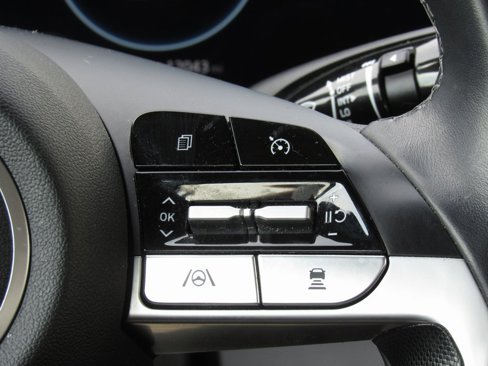 Used 2023 Hyundai Elantra Limited image 24