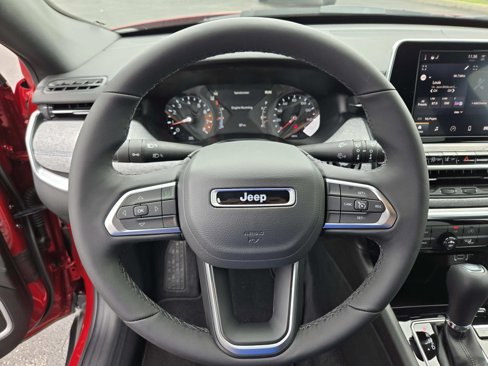 New 2025 Jeep Compass Latitude image 19