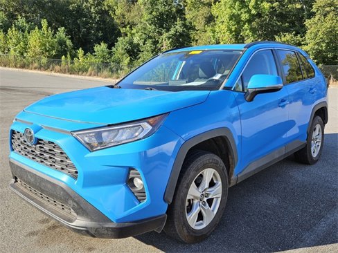 Used 2020 Toyota RAV4 XLE w/ Convenience Package image 3