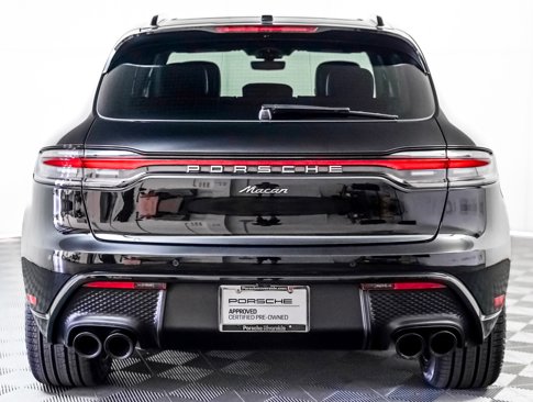 Certified 2024 Porsche Macan image 11