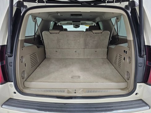 Used 2015 Chevrolet Suburban LTZ image 6