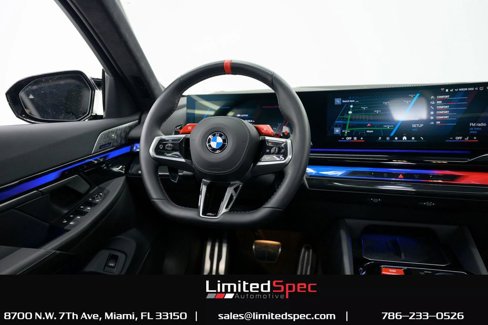 Used 2025 BMW M5 image 35