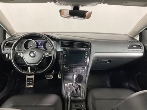 Used 2019 Volkswagen Golf Alltrack S image 21