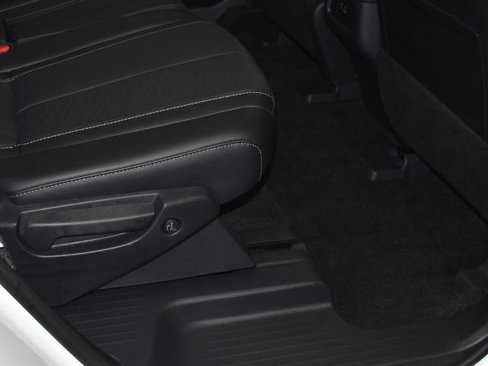 Certified 2025 INFINITI QX60 Luxe w/ Cargo Package image 9