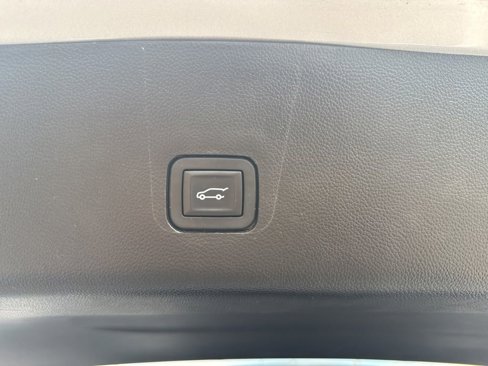Used 2019 Chevrolet Traverse Premier image 10