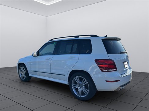 Used 2015 Mercedes-Benz GLK 350 4MATIC image 4