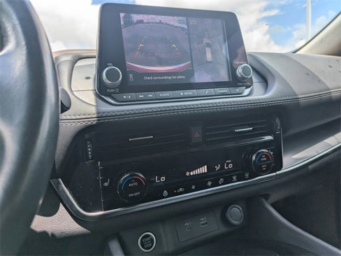 Used 2021 Nissan Rogue SV image 21