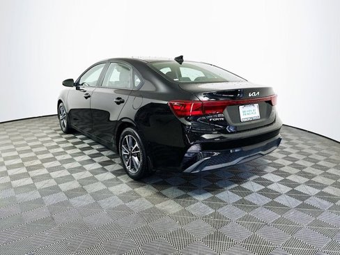Used 2023 Kia Forte LXS w/ LXS Technology Package image 6