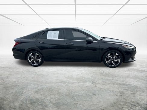 Used 2023 Hyundai Elantra Limited image 3