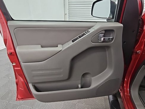Used 2019 Nissan Frontier SL image 28