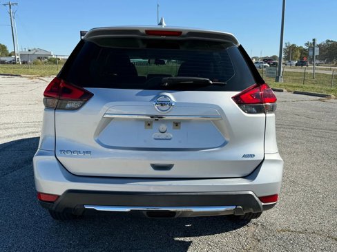 Used 2018 Nissan Rogue S image 8