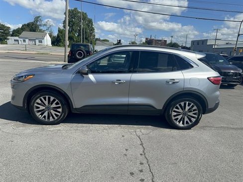 Certified 2022 Ford Escape Titanium image 29