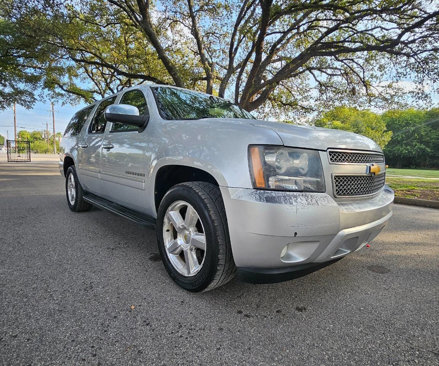 Used 2013 Chevrolet Suburban LTZ image 3