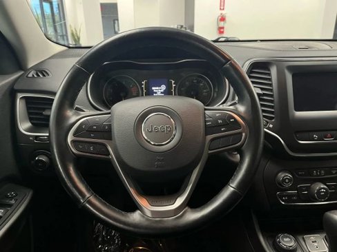 Used 2021 Jeep Cherokee Latitude Plus image 20