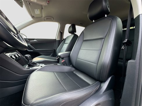 Used 2018 Volkswagen Tiguan SE image 4