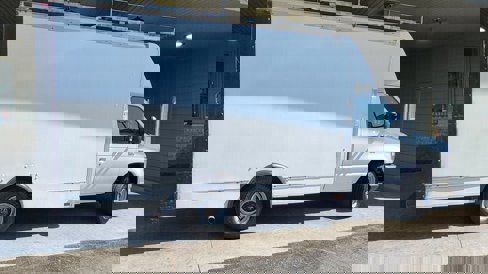 Used 2011 Ford E-350 and Econoline 350 Super Duty image 6