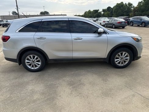 Used 2019 Kia Sorento L image 4