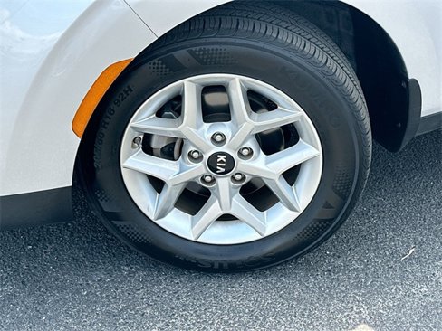 Certified 2020 Kia Soul S image 28