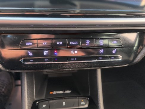 Used 2023 Chevrolet Bolt EUV LT w/ Comfort Package image 31