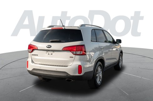 Used 2015 Kia Sorento LX image 3