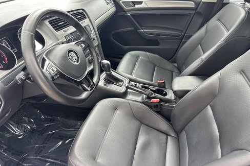 Used 2016 Volkswagen Golf Limited Edition image 10