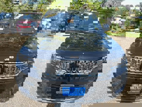 New 2025 Jeep Grand Cherokee Laredo X w/ Luxury Tech Group I image 3