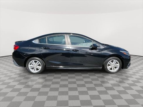 Used 2016 Chevrolet Cruze LT w/ Sun And Sound Package image 8