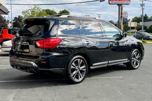 Used 2017 Nissan Pathfinder Platinum image 4