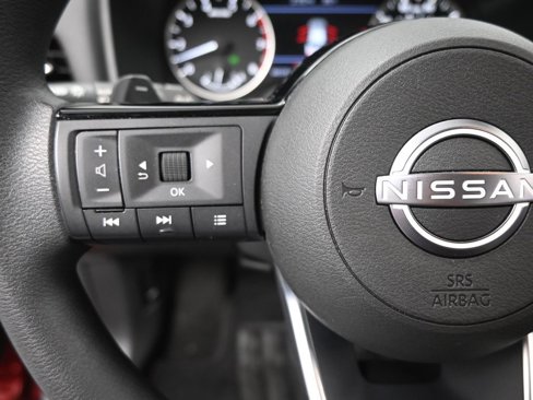 Used 2022 Nissan Rogue SV image 19