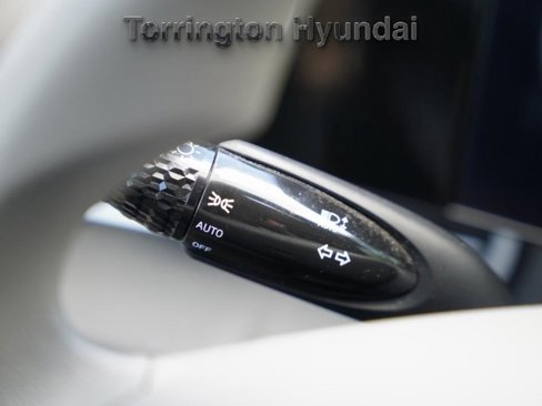 Certified 2024 Hyundai Elantra SEL image 27