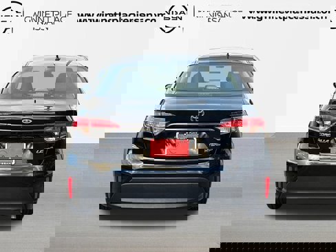 Used 2023 Toyota Corolla LE image 6