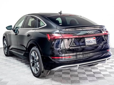 Used 2022 Audi e-tron Premium Plus w/ Premium Plus Package image 2